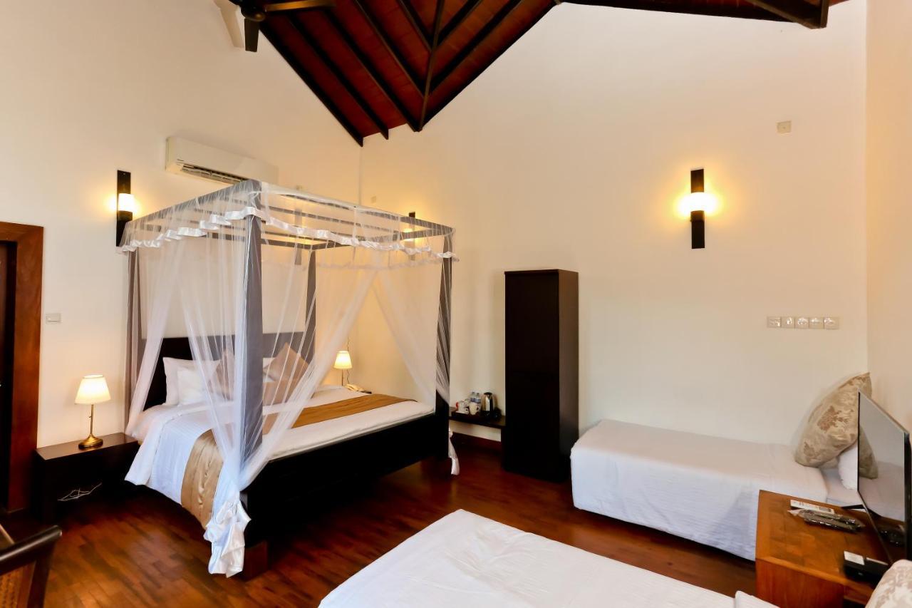 Swanee Grand Hotel Negombo Exterior foto