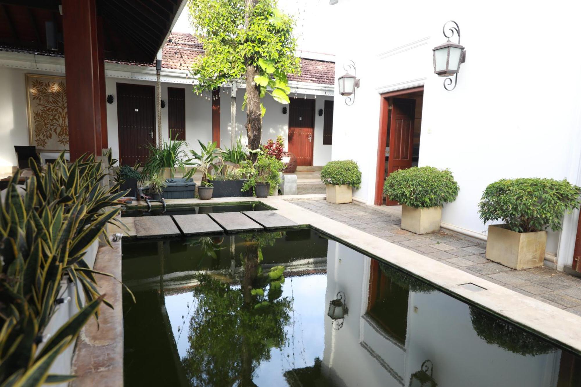 Swanee Grand Hotel Negombo Exterior foto